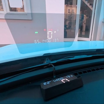 HUD kính lái Vinfast Limo Green
